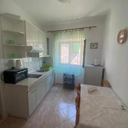 Apartment Simi - 100 M From Postira